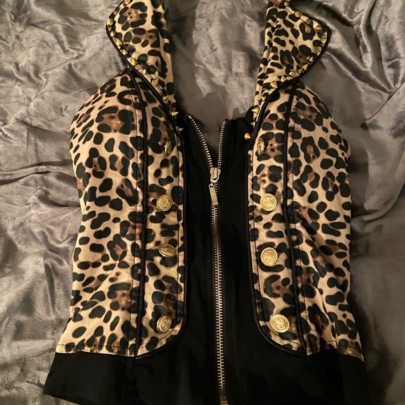 Tops - Leopard vest
